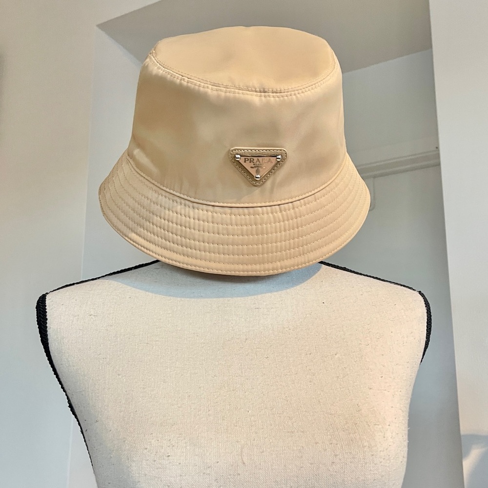 🆕 PRADA bucket hat nylon desert beige tan hat unisex men’s Medium women’s Lrg